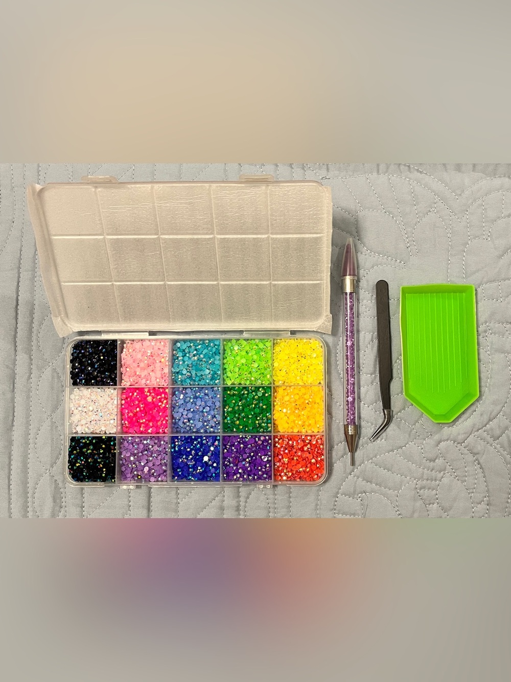 Multi-Color Diamond Art Storage Kit with Tray and Tweezers
